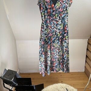 MAZIK Floral Multicolor Faux Pleated Dress. Size Large